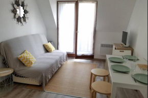 Apt with balcony - wifi at 350 m from the BEACH